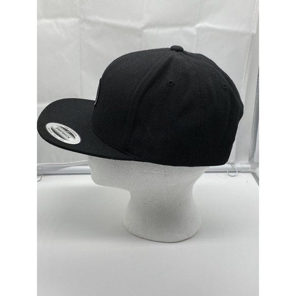 Volcom Black Flat Bill Adjustable Baseball Cap Hat Snap-back OSFM - Picture 4 of 7